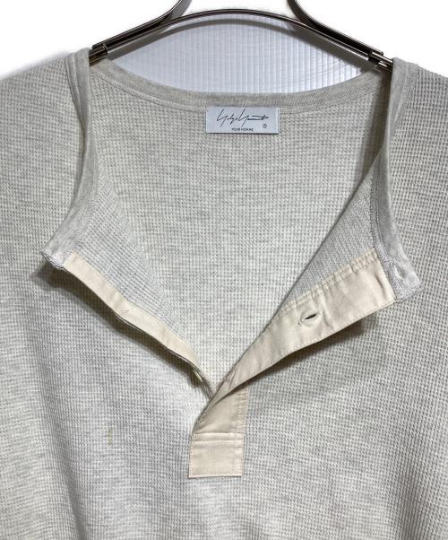 Yohji Yamamoto pour homme（ヨウジヤマモト プールオム）Yohji Yamamoto pour homme (ヨウジヤマモト プールオム) ドッキングヘンリーネックサーマルカットソー/Docking-style mock-neck thermal top ベージュ サイズ:3の古着・服飾アイテム