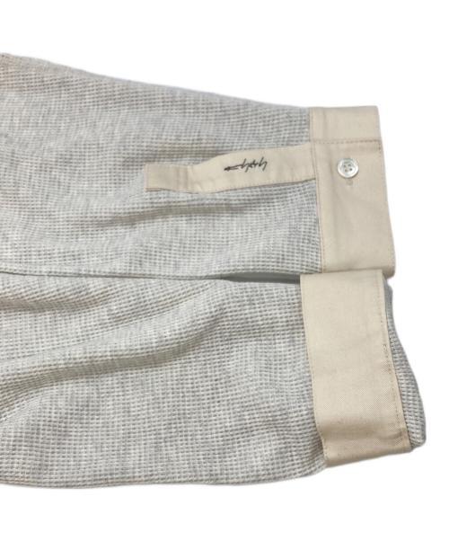Yohji Yamamoto pour homme（ヨウジヤマモト プールオム）Yohji Yamamoto pour homme (ヨウジヤマモト プールオム) ドッキングヘンリーネックサーマルカットソー/Docking-style mock-neck thermal top ベージュ サイズ:3の古着・服飾アイテム