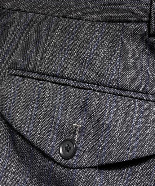 KOLOR（カラー）KOLOR (カラー) タック テーパード ピンストライプ スラックス/Wool polyester pleated tapered pinstripe trousers グレー サイズ:1の古着・服飾アイテム