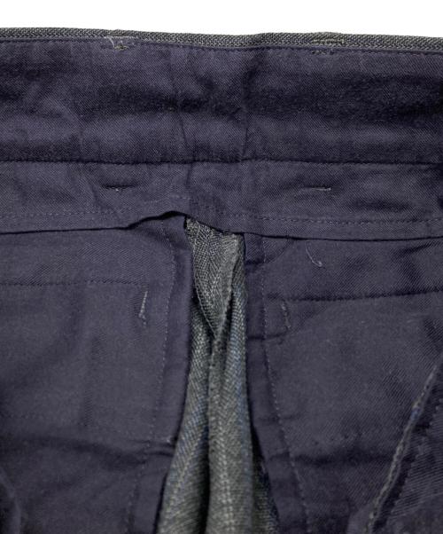 KOLOR（カラー）KOLOR (カラー) タック テーパード ピンストライプ スラックス/Wool polyester pleated tapered pinstripe trousers グレー サイズ:1の古着・服飾アイテム