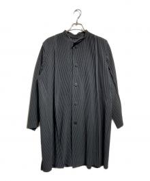 HOMME PLISSE ISSEY MIYAKE（オム プリッセ イッセイ ミヤケ）の古着「プリーツバンドカラーコート」｜ブラック