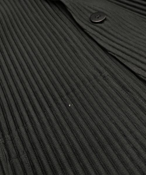 HOMME PLISSE ISSEY MIYAKE（オム プリッセ イッセイ ミヤケ）HOMME PLISSE ISSEY MIYAKE (オム プリッセ イッセイ ミヤケ) プリーツバンドカラーコート ブラック サイズ:1の古着・服飾アイテム