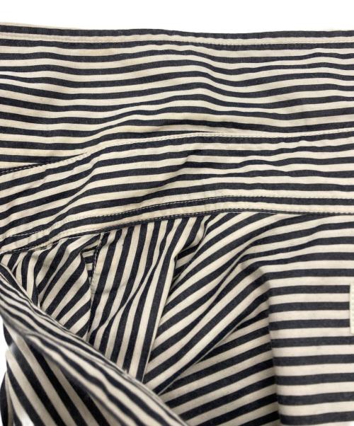 DRIES VAN NOTEN（ドリスヴァンノッテン）DRIES VAN NOTEN (ドリスヴァンノッテン) オーバーサイズ ギャザー ストライプ シャツ/Oversized Gathered Stripe Shirt ホワイト×ブラック サイズ:Ｓの古着・服飾アイテム