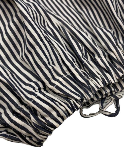 DRIES VAN NOTEN（ドリスヴァンノッテン）DRIES VAN NOTEN (ドリスヴァンノッテン) オーバーサイズ ギャザー ストライプ シャツ/Oversized Gathered Stripe Shirt ホワイト×ブラック サイズ:Ｓの古着・服飾アイテム