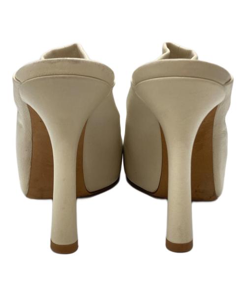 BOTTEGA VENETA（ボッテガベネタ）BOTTEGA VENETA (ボッテガベネタ) ラウンドトゥミュール/Round-toe mules ベージュ サイズ:36の古着・服飾アイテム