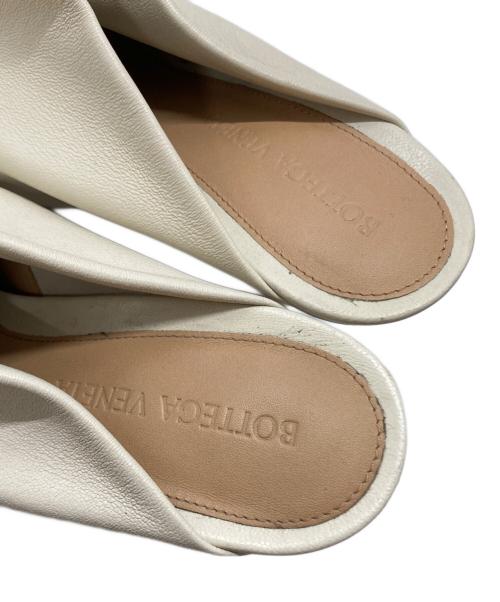 BOTTEGA VENETA（ボッテガベネタ）BOTTEGA VENETA (ボッテガベネタ) ラウンドトゥミュール/Round-toe mules ベージュ サイズ:36の古着・服飾アイテム