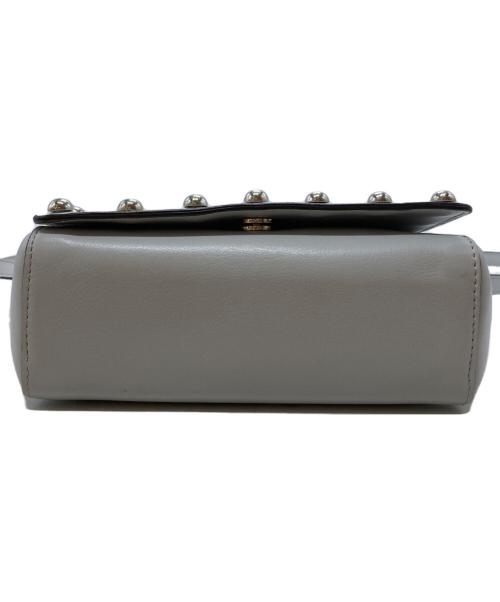 J&M DAVIDSON（ジェイ＆エム デヴィッドソン）J&M DAVIDSON (ジェイ＆エム デヴィッドソン) スタッズショルダーバッグ グレーの古着・服飾アイテム