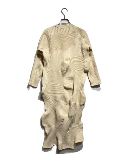 ISSEY MIYAKE（イッセイミヤケ）ISSEY MIYAKE (イッセイミヤケ) KONE KONE Knit Dress/KONE KONE ニットドレス ベージュ サイズ:2の古着・服飾アイテム
