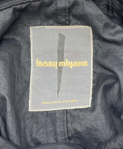 ISSEY MIYAKE（イッセイミヤケ）ISSEY MIYAKE (イッセイミヤケ) ナイロンコート ブラック サイズ:Mの古着・服飾アイテム
