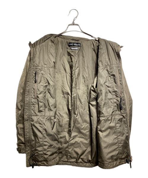 ISSEY MIYAKE（イッセイミヤケ）ISSEY MIYAKE (イッセイミヤケ) ハの字 パラシュートジャケット カーキ サイズ:3の古着・服飾アイテム
