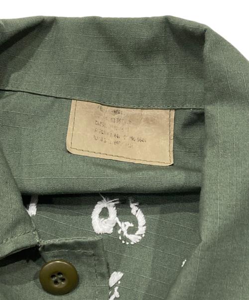 Authentic Reproduction Products®（オーセンティック・リプロダクション・プロダクツ®）Authentic Reproduction Products® スカ刺繍ファティーグジャケット/Sukajan-style embroidered fatigue jacket グリーン サイズ:不明の古着・服飾アイテム