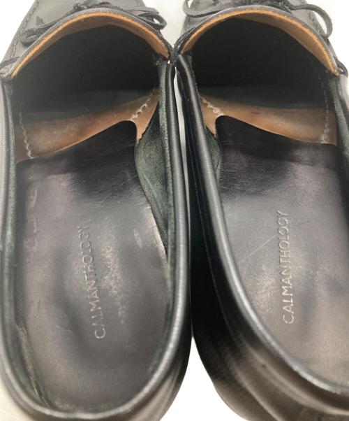 CALMANTHOLOGY（カルマンソロジー）CALMANTHOLOGY (カルマンソロジー) 8 015 MOCCASIN CUT/8 015 モカシンカット ブラック サイズ:UK6.5の古着・服飾アイテム