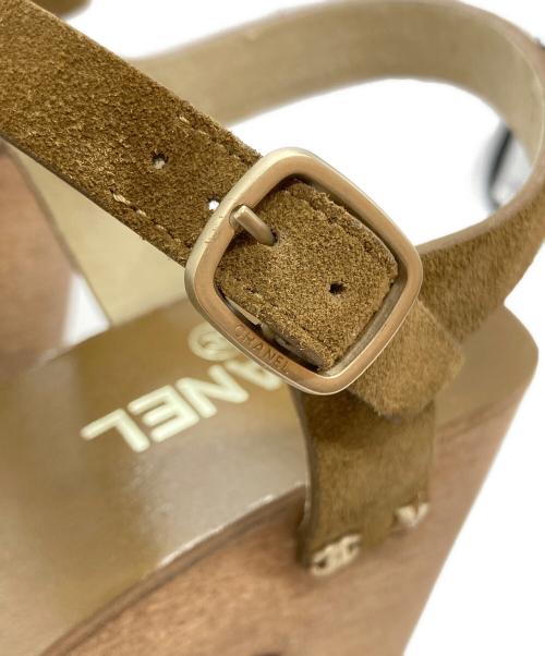 CHANEL（シャネル）CHANEL (シャネル) スタッズウェッジソールサンダル/Studded Wedge-Sole Sandals ブラウン サイズ:38の古着・服飾アイテム