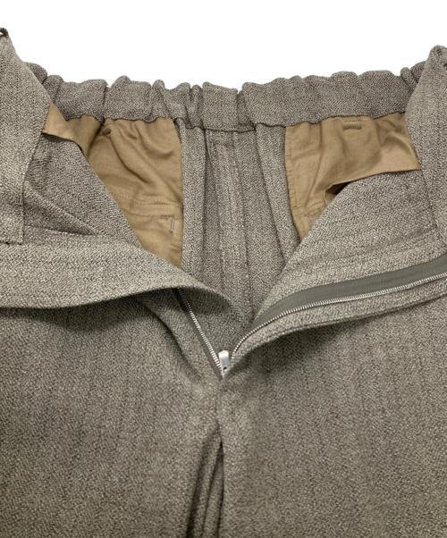 nonnotte（ノノット）nonnotte Loose Weaving Herringbone Draping Crotch Box Pleats Trousers/ルーズ織りヘリンボーン・ドレーピング・クロッチ・ボックスプリーツ・トラウザーズ カーキ サイズ:5の古着・服飾アイテム