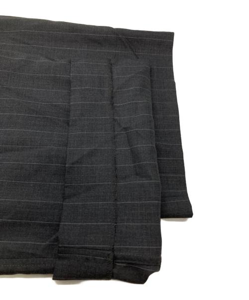 LOEFF（ロエフ）LOEFF (ロエフ) トロピカルウール ハーレム パンツ ピンストライプ/Tropical Wool Sleep Pants – Pinstripe グレーの古着・服飾アイテム