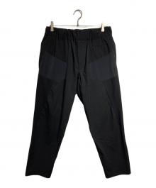 WHITE MOUNTAINEERING×THE TOKYO（ホワイトマウンテ二アニング×ザトーキョー）の古着「別注 STRETCHED HYBRID TAPERED WIDE PANTS/ストレッチハイブリッドテーパードワイドパンツ」｜ブラック