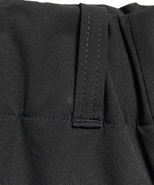 WHITE MOUNTAINEERING（ホワイトマウンテ二アニング）WHITE MOUNTAINEERING THE TOKYO (ザトーキョー) 別注 STRETCHED HYBRID TAPERED WIDE PANTS/ストレッチハイブリッドテーパードワイドパンツ ブラック サイズ:1の古着・服飾アイテム
