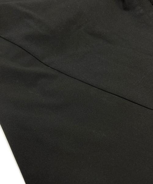 WHITE MOUNTAINEERING（ホワイトマウンテ二アニング）WHITE MOUNTAINEERING THE TOKYO (ザトーキョー) 別注 STRETCHED HYBRID TAPERED WIDE PANTS/ストレッチハイブリッドテーパードワイドパンツ ブラック サイズ:1の古着・服飾アイテム