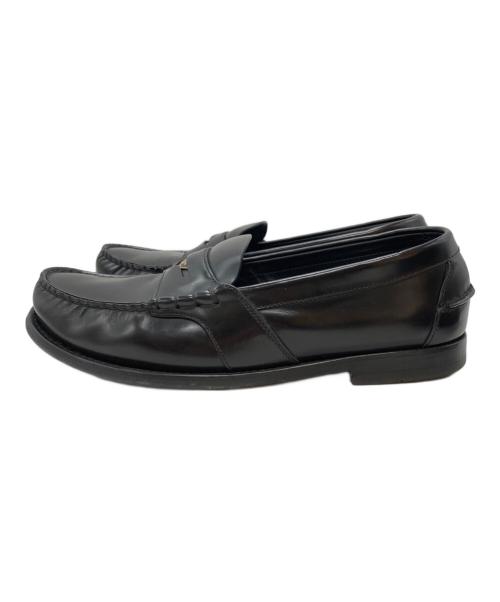 PRADA（プラダ）PRADA (プラダ) ロゴペニーレザーローファー/Logo-embellished leather penny loafers ブラック サイズ:9の古着・服飾アイテム