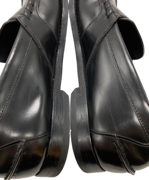PRADA（プラダ）PRADA (プラダ) ロゴペニーレザーローファー/Logo-embellished leather penny loafers ブラック サイズ:9の古着・服飾アイテム