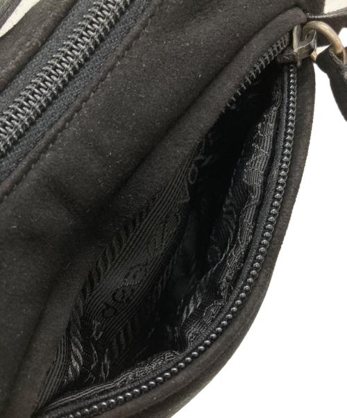 PRADA（プラダ）PRADA (プラダ) スエードハンドバッグ/Suede handbag ブラック(NERO)の古着・服飾アイテム