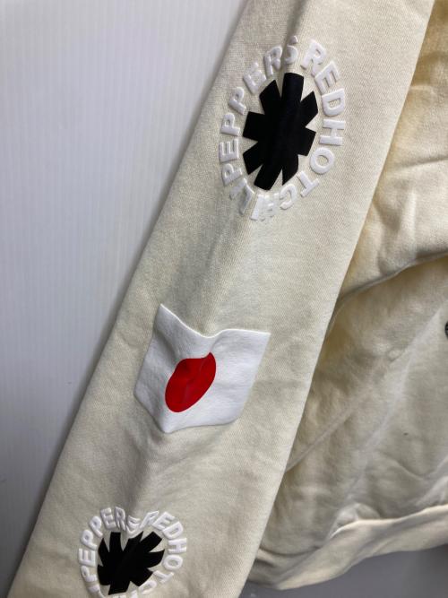 RED HOT CHILI PEPPERS（レッドホットチリペッパーズ）RED HOT CHILI PEPPERS (レッドホットチリペッパーズ) 2024年東京公演パーカー ベージュ サイズ:Lの古着・服飾アイテム