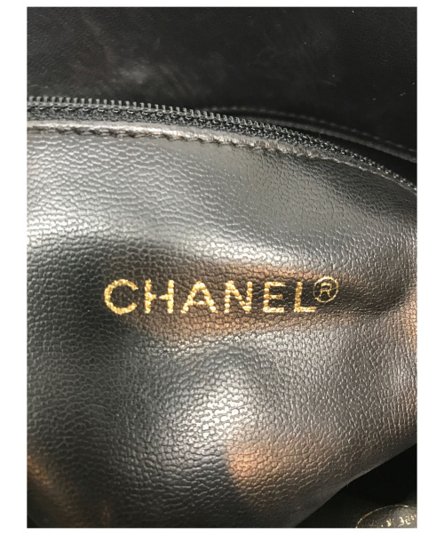 CHANEL（シャネル）CHANEL (シャネル) チェーントートバッグ ブラック マトラッセ 3027272の古着・服飾アイテム