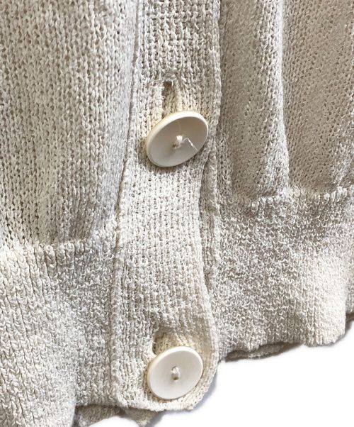Whim Gazette（ウィムガゼット）Whim Gazette (ウィムガゼット) camifine Vネックカーディガン ホワイト サイズ:FREEの古着・服飾アイテム