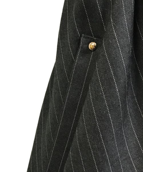 Apuweiser-riche（アプワイザーリッシェ）Apuweiser-riche (アプワイザーリッシェ) ベルト付ベアジャンスカ グレー 未使用品の古着・服飾アイテム