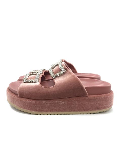 TSURU by MARIKO OIKAWA（ツルバイマリコオイカワ）TSURU by MARIKO OIKAWA (ツルバイマリコオイカワ) ビジューベロアサンダル ピンク サイズ:38の古着・服飾アイテム