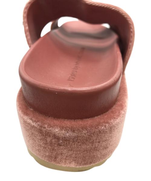 TSURU by MARIKO OIKAWA（ツルバイマリコオイカワ）TSURU by MARIKO OIKAWA (ツルバイマリコオイカワ) ビジューベロアサンダル ピンク サイズ:38の古着・服飾アイテム