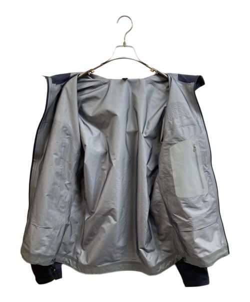 ARC'TERYX（アークテリクス）ARC'TERYX (アークテリクス) BETA JACKET ネイビー サイズ:Mの古着・服飾アイテム
