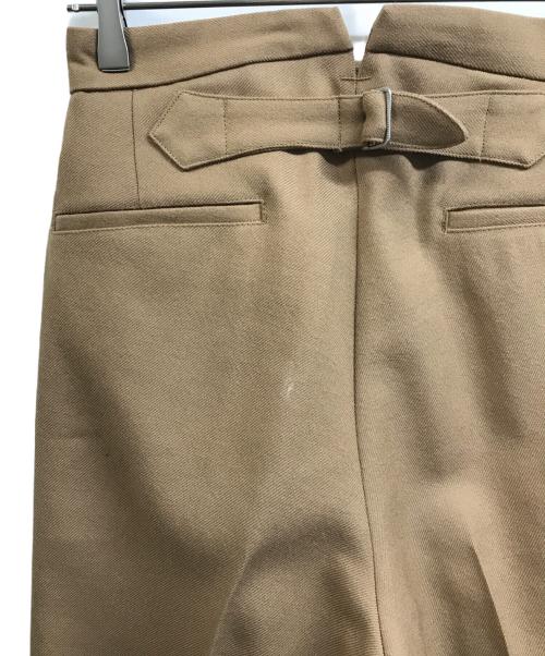 Gemini（ジェミニ）Gemini (ジェミニ) バックバックルパンツ ベージュ サイズ:36 未使用品の古着・服飾アイテム