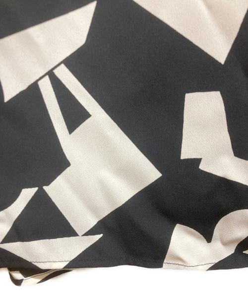 FENNEL（フェンネル）FENNEL (フェンネル) 総柄ワンピース ブラック サイズ:9号 未使用品の古着・服飾アイテム