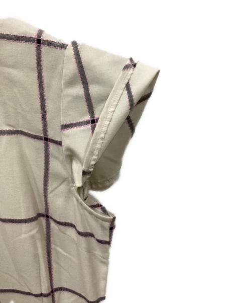 BLUE LABEL CRESTBRIDGE（ブルーレーベルクレストブリッジ）BLUE LABEL CRESTBRIDGE (ブルーレーベルクレストブリッジ) ノースリーブミニワンピース ベージュ サイズ:38の古着・服飾アイテム