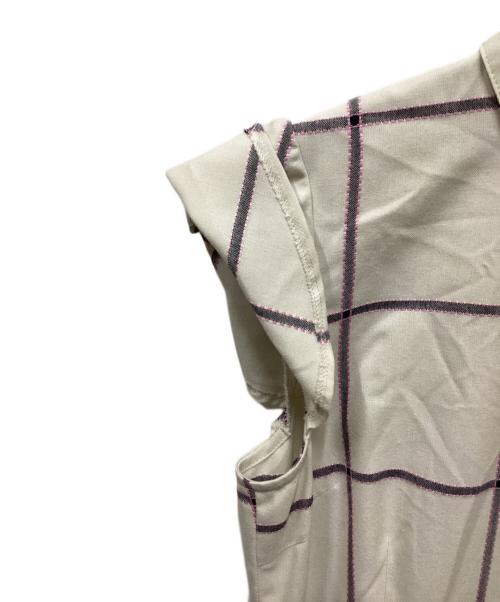 BLUE LABEL CRESTBRIDGE（ブルーレーベルクレストブリッジ）BLUE LABEL CRESTBRIDGE (ブルーレーベルクレストブリッジ) ノースリーブミニワンピース ベージュ サイズ:38の古着・服飾アイテム