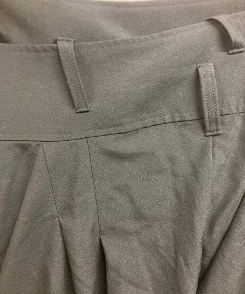 JUNYA WATANABE COMME des GARCONS（ジュンヤワタナベ コムデギャルソン）JUNYA WATANABE COMME des GARCONS ((ジュンヤワタナベ コムデギャルソン) ベルテッドラップハーフパンツ ブラック サイズ:Sの古着・服飾アイテム