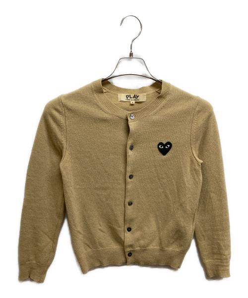 PLAY COMME des GARCONS（プレイコムデギャルソン）PLAY COMME des GARCONS (プレイコムデギャルソン) ハートワッペンニットカーディガン ベージュ サイズ:Sの古着・服飾アイテム