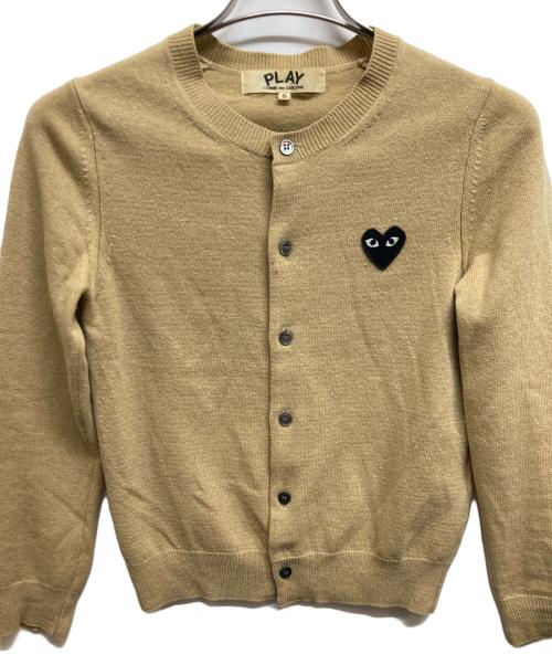 PLAY COMME des GARCONS（プレイコムデギャルソン）PLAY COMME des GARCONS (プレイコムデギャルソン) ハートワッペンニットカーディガン ベージュ サイズ:Sの古着・服飾アイテム
