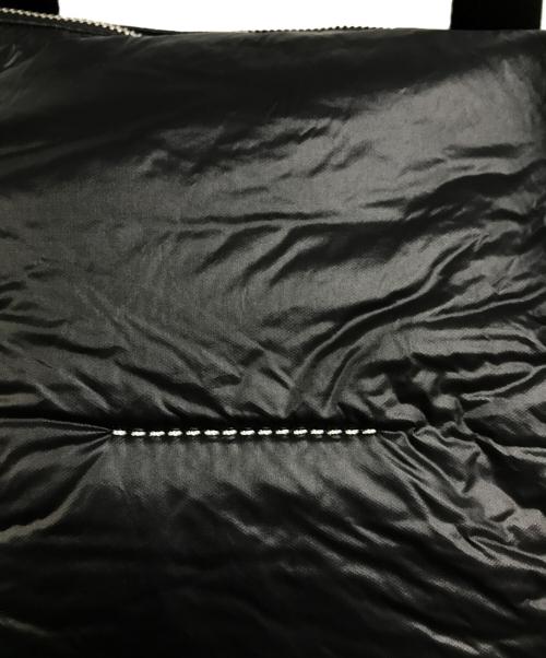 MM6 Maison Margiela（エムエムシックスメゾンマルジェラ）MM6 Maison Margiela (エムエムシックス メゾンマルジェラ) クランチドナイロン ウィークエンドバッグ ブラックの古着・服飾アイテム