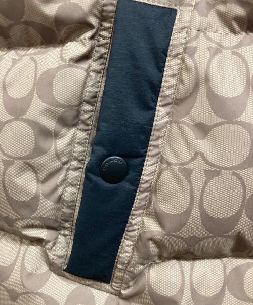COACH（コーチ）COACH (コーチ) シグネチャーダウンベスト ベージュ×ブラック サイズ:Lの古着・服飾アイテム