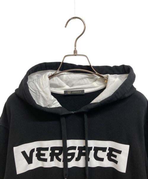 VERSACE（ヴェルサーチェ）VERSACE (ヴェルサーチェ) LOGO PRINT HOODIE ブラック サイズ:Lの古着・服飾アイテム