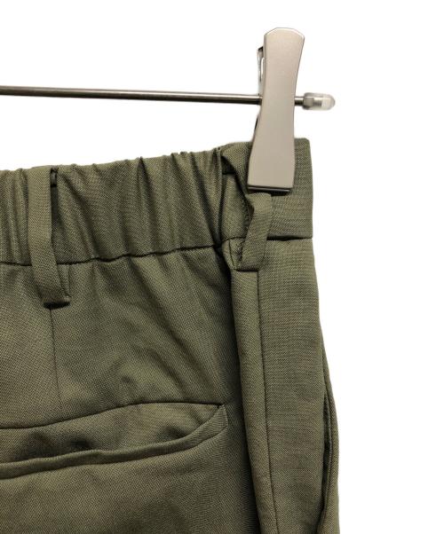 MARKAWARE（マーカウェア）MARKAWARE (マーカウェア) FRONT PLEATS PEGTOP ORGANIC WOOL TROPICAL グリーン サイズ:1の古着・服飾アイテム