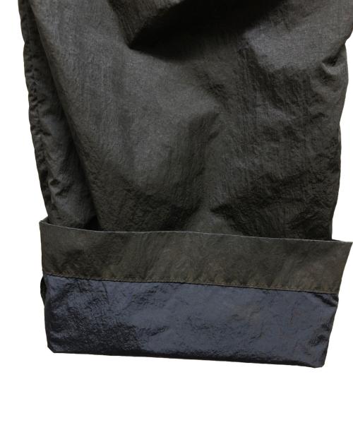 URBAN RESEARCH DOORS（アーバンリサーチドアーズ）URBAN RESEARCH DOORS (アーバンリサーチドアーズ) NYLON STRAIGHT PANTS ブラック サイズ:2の古着・服飾アイテム