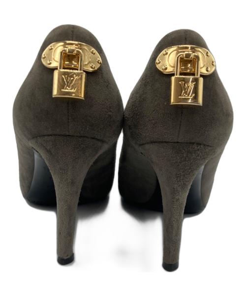 LOUIS VUITTON（ルイ ヴィトン）LOUIS VUITTON (ルイ ヴィトン) スウェードパンプス グレー サイズ:38　1/2の古着・服飾アイテム