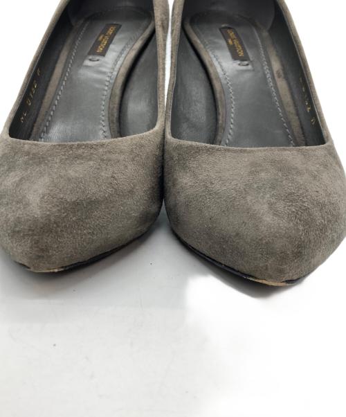 LOUIS VUITTON（ルイ ヴィトン）LOUIS VUITTON (ルイ ヴィトン) スウェードパンプス グレー サイズ:38　1/2の古着・服飾アイテム
