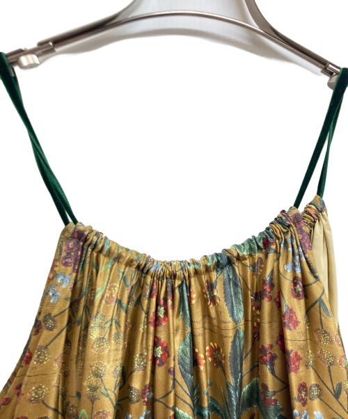 CABAN（キャバン）CABAN (キャバン) シルクパレルモフラワープリントキャミソールワンピース ベージュ サイズ:FREEの古着・服飾アイテム