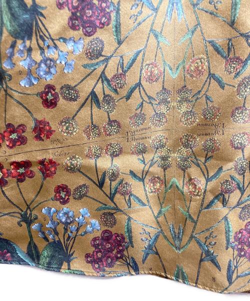 CABAN（キャバン）CABAN (キャバン) シルクパレルモフラワープリントキャミソールワンピース ベージュ サイズ:FREEの古着・服飾アイテム