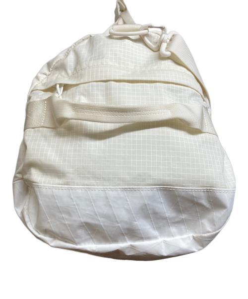 SUPREME（シュプリーム）SUPREME (シュプリーム) Duffle Bag ホワイトの古着・服飾アイテム