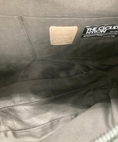 RUSSET the clouds nylon（ラシット）RUSSET the clouds nylon (ラシット) ラウンドナイロンショルダーバッグ ブラックの古着・服飾アイテム